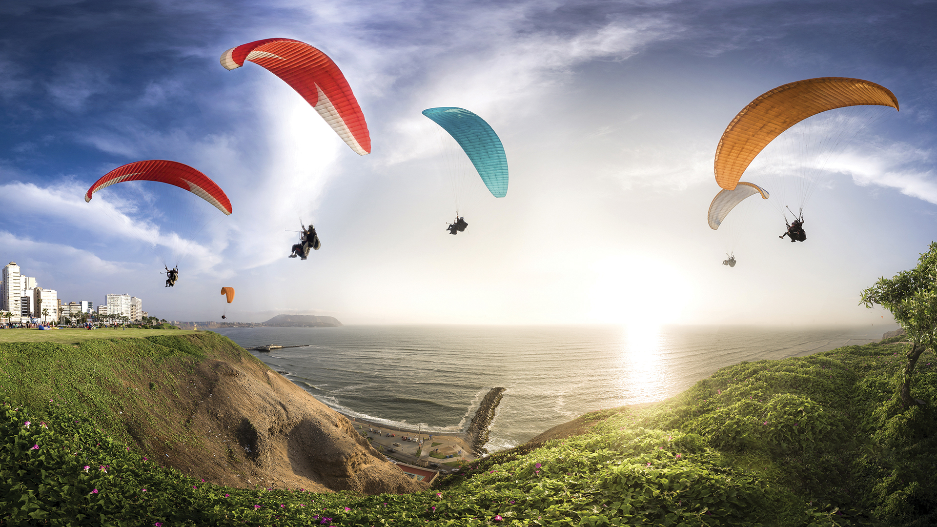Paragliders at Miraflores in Lima