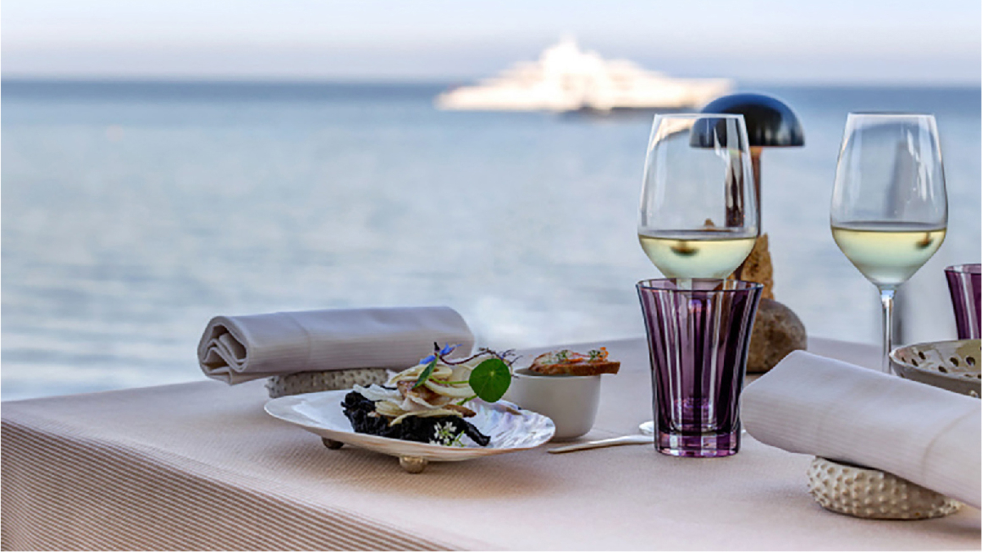 Seaside dining