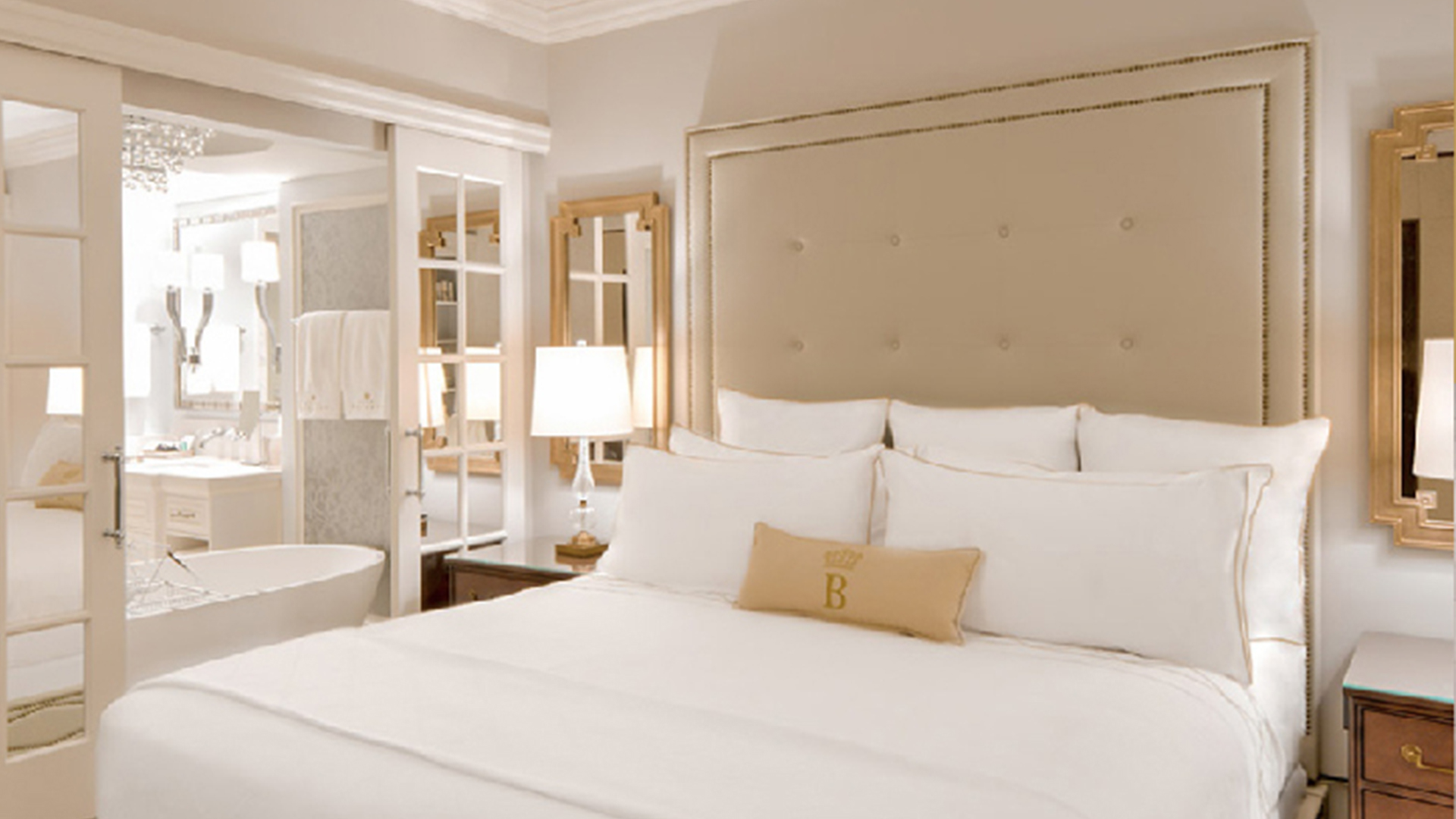 Luxurious rooms at Hotel Bennet Charleston