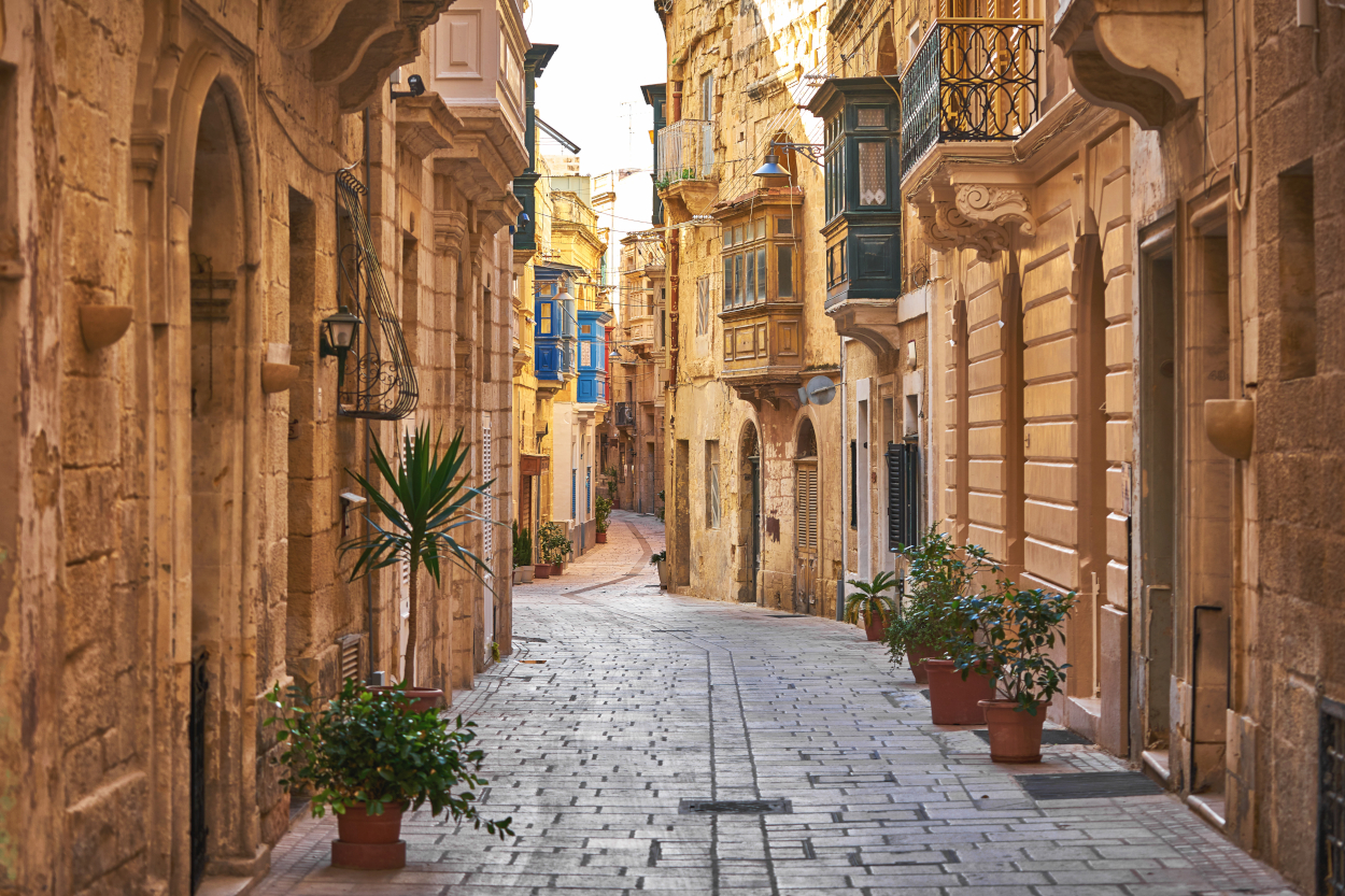 malta-cobbled-streets